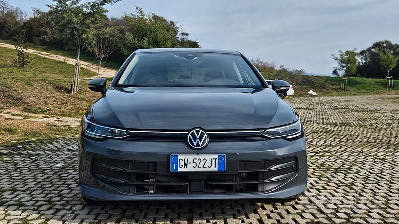 Usata VW Golf VIII 2024 Grigio Berlina