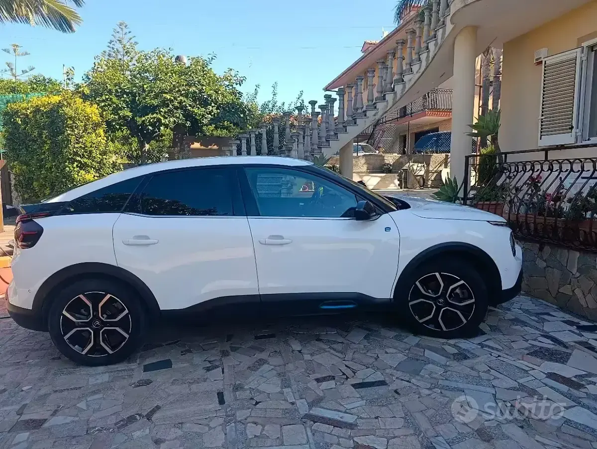 Usata Citroën e-C4 56 kW (77 CV) 2023 Bianco Berlina