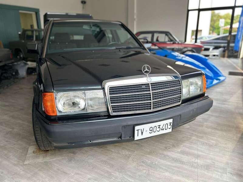 Usata Mercedes 190 126 CV (92 kW) 1991 Nero Berlina