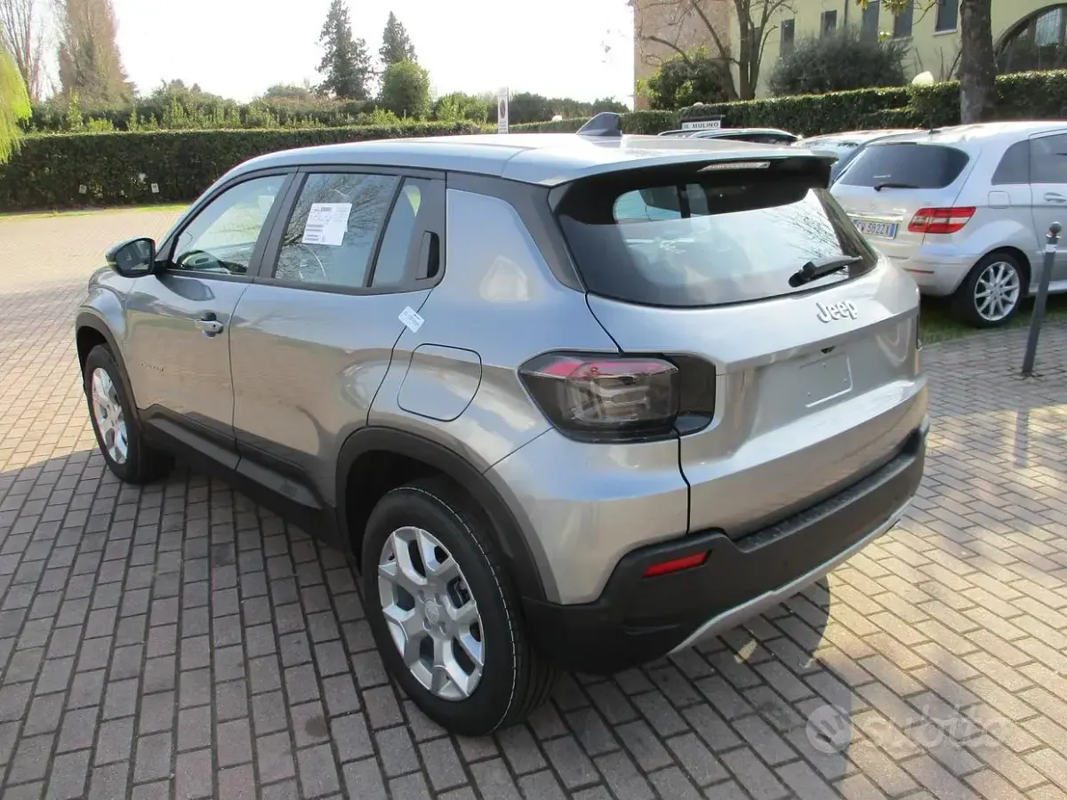 Nuova Jeep Avenger Altitude 101 CV (74 kW) 2026 Granite SUV