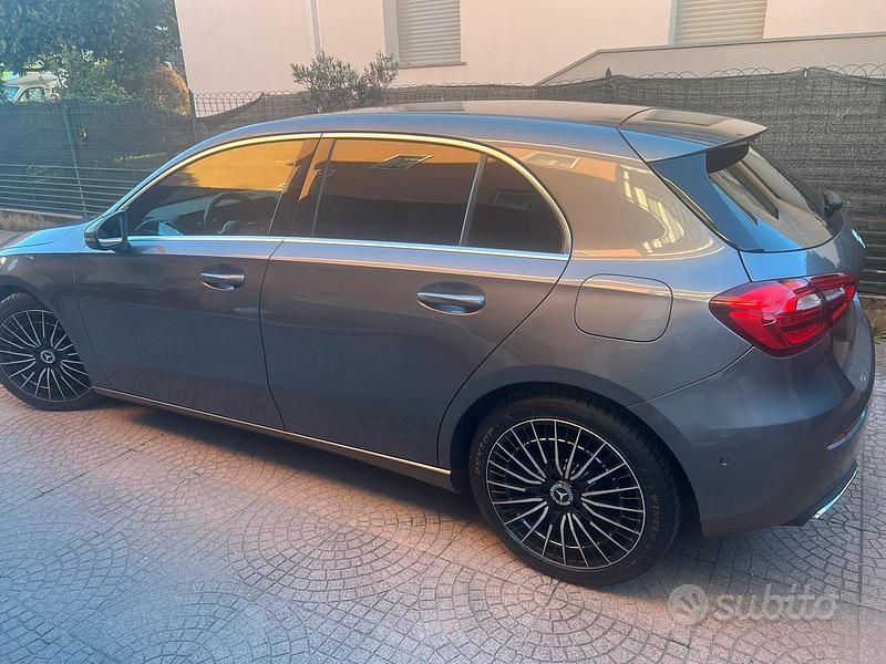 Usata Mercedes A200 163 CV (119 kW) 2020 Grigio Berlina
