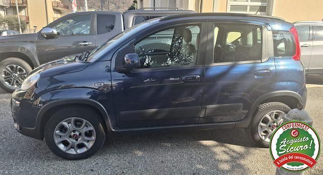 Usata Fiat Panda 4x4 S 84 CV (61 kW) 2014 Blu Utilitaria