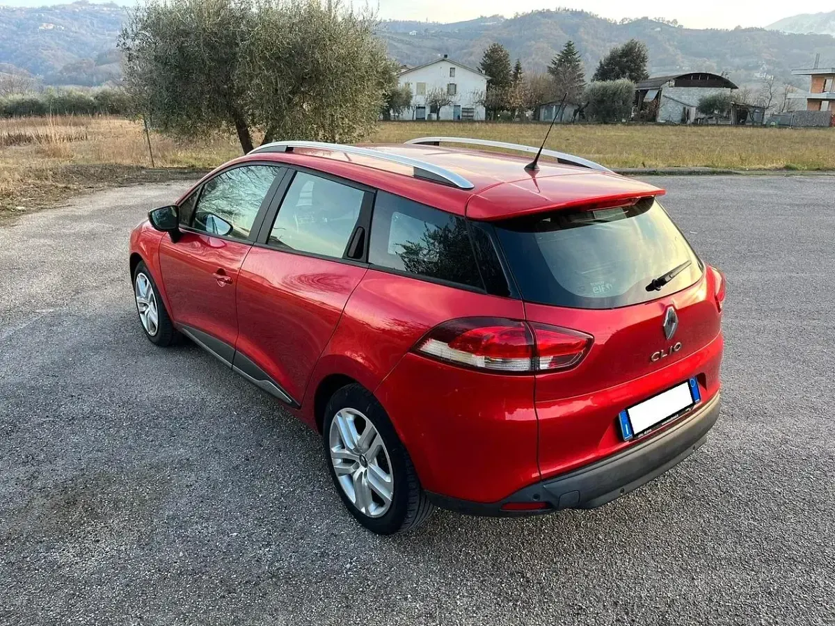 Usata Renault Clio Business 74 CV (54 kW) 2019 Rosso Station wagon