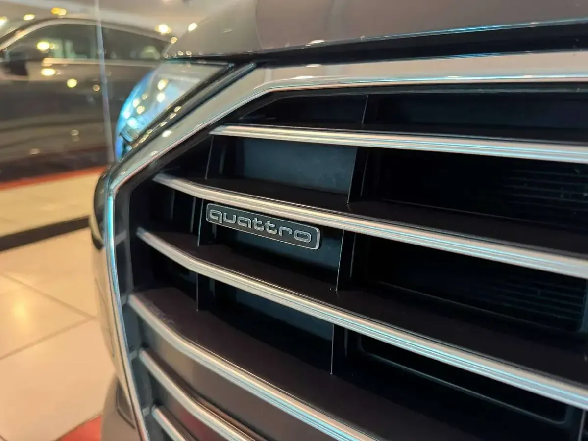 Usata Audi A6 Ambiente 204 CV (150 kW) 2022 Grigio Station wagon