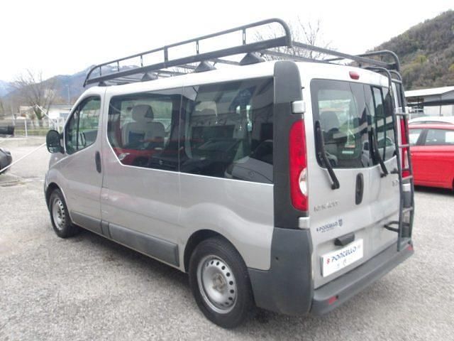 Usata Renault Trafic 115 CV (84 kW) 2008 Argento Monovolume