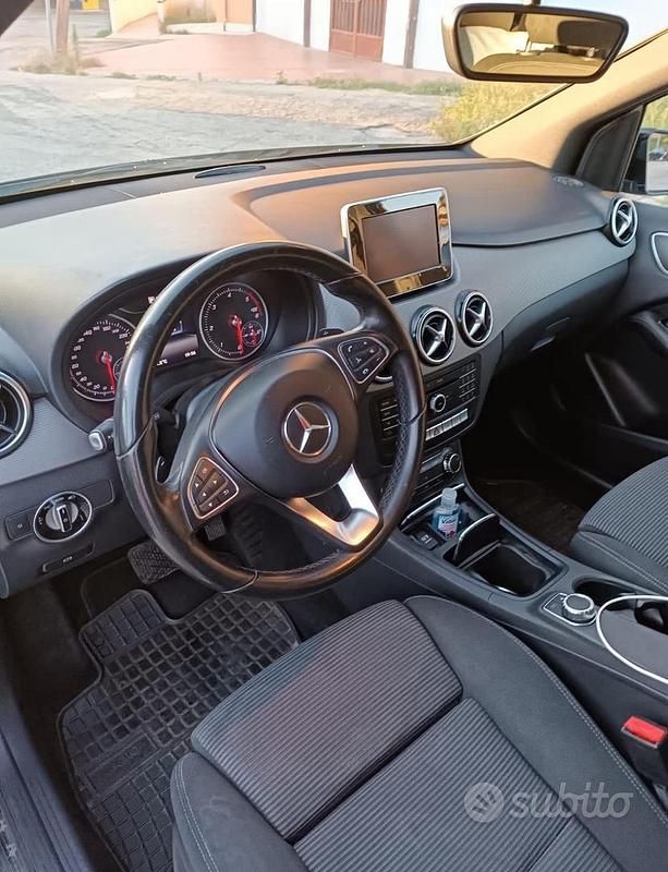 Usata 2018 Mercedes B180 Business Monovolume | 13.900 € - Immagine 1/4