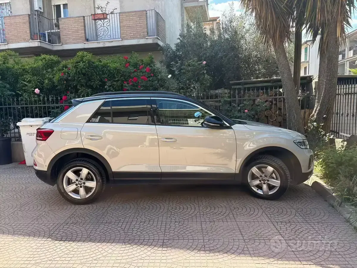 Usata VW T-Roc 116 CV (85 kW) 2023 Bianco SUV