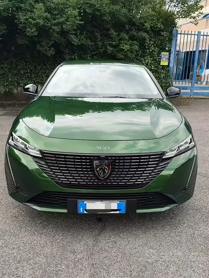 Usata Peugeot 308 Allure 131 CV (96 kW) 2024 Verde Berlina