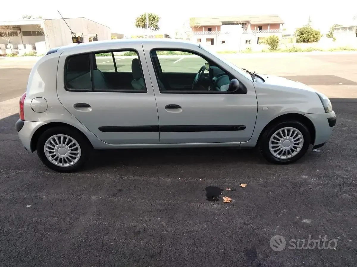 Usata Renault Clio 58 CV (42 kW) 2003 Utilitaria