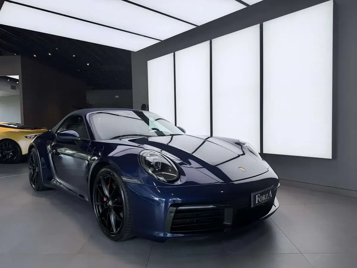 Usata Porsche 911 Carrera S Cabriolet 450 CV (330 kW) 2019 Blu genziana Cabrio