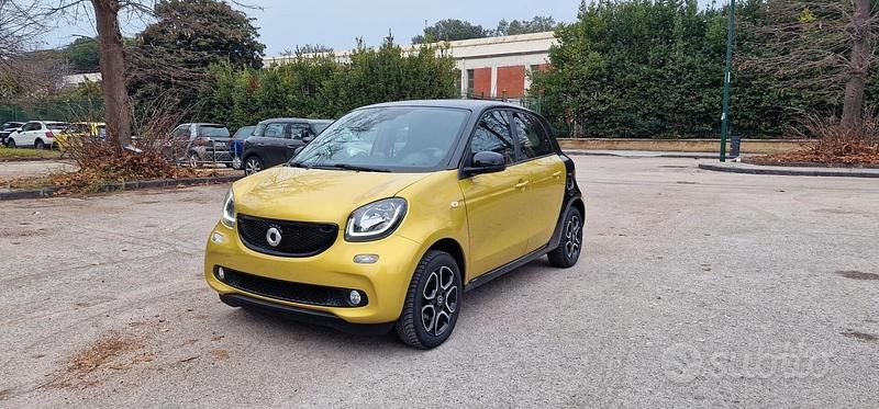Usata Smart ForFour Prime 71 CV (52 kW) 2019 Nero Utilitaria