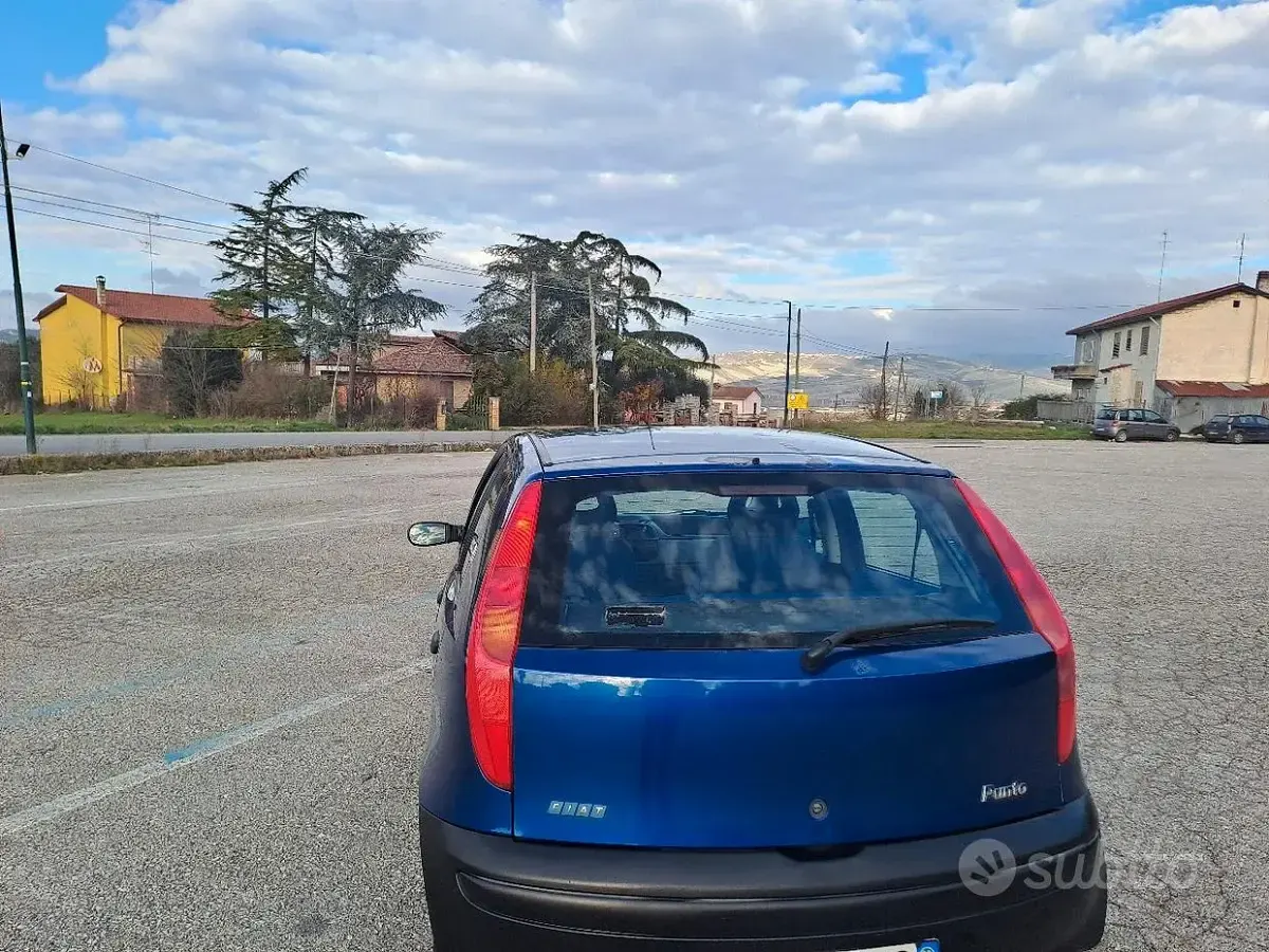 Usata Fiat Punto 57 CV (41 kW) 2000 Utilitaria