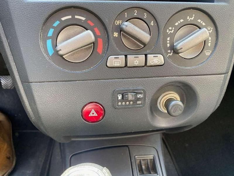 Usata Mitsubishi Outlander Comfort Edition 136 CV (100 kW) 2004 Blu/azzurro SUV