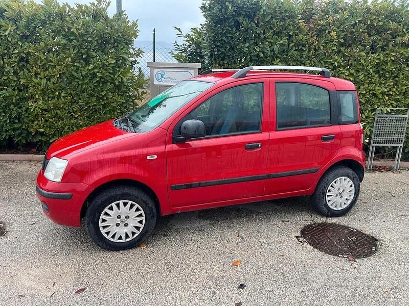Rosso Usata 2012 Fiat Panda Climbing Tre volumi | 2490 € (Molto cara) - Immagine 1/4