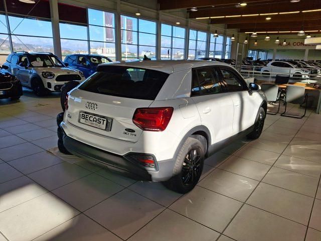 Usata Audi Q2 Business 116 CV (85 kW) 2022 Bianco pastello SUV