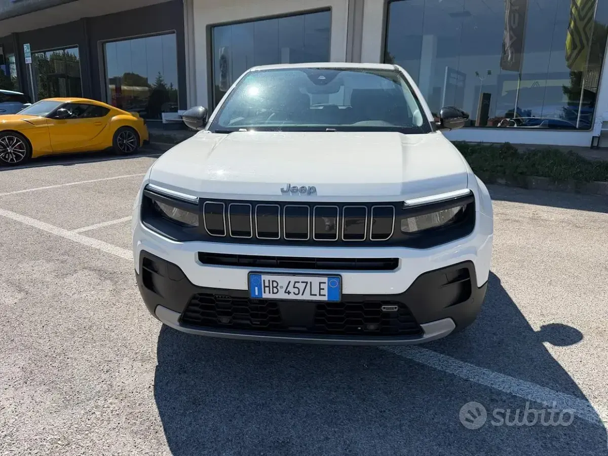 Usata Jeep Avenger Altitude 101 CV (74 kW) 2024 Bianco SUV