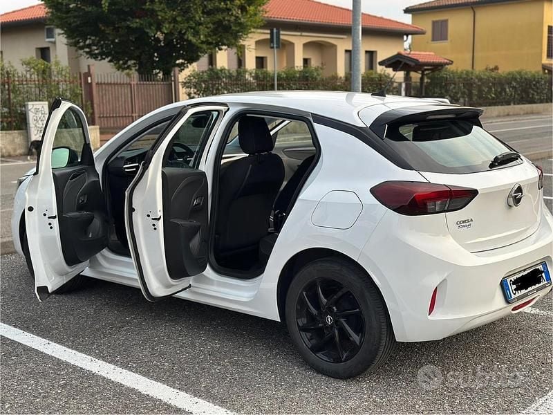Usata Opel Corsa Edition 75 CV (55 kW) 2022 Bianco Berlina