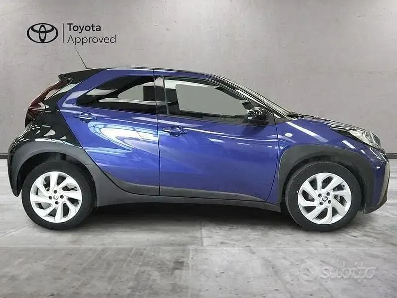 Usata Toyota Aygo X Trend 72 CV (52 kW) 2022 Blu SUV