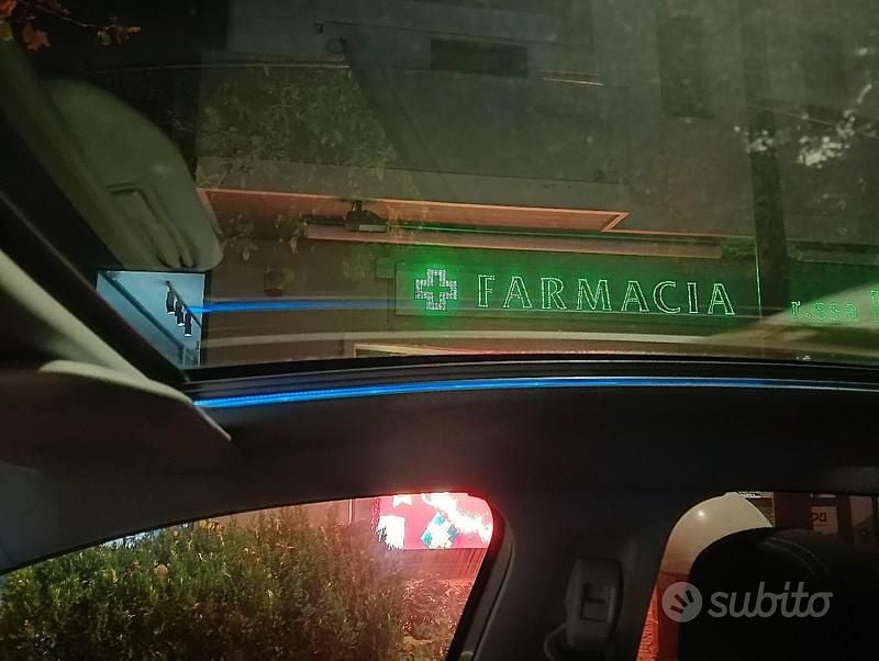 Usata Peugeot 208 68 CV (50 kW) 2013 Bianco Utilitaria