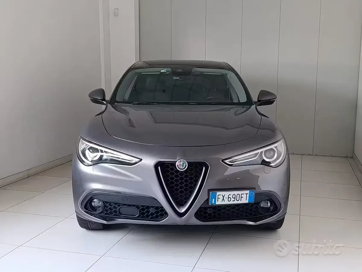 Usata Alfa Romeo Stelvio 210 CV (154 kW) 2019 Grigio SUV