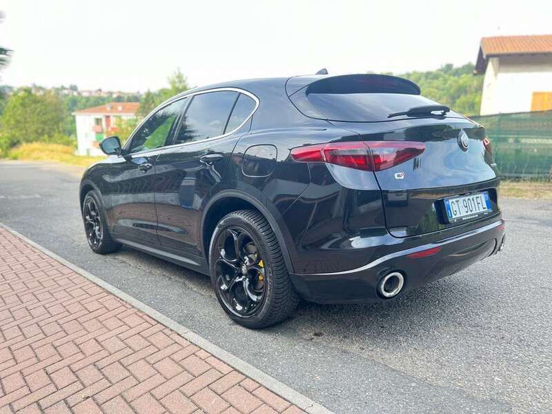 Usata Alfa Romeo Stelvio Executive 210 CV (154 kW) 2019 Nero SUV