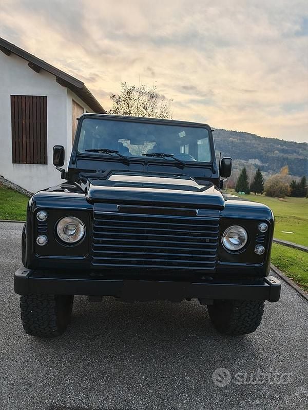 Usata Land Rover Defender 2007 Nero SUV