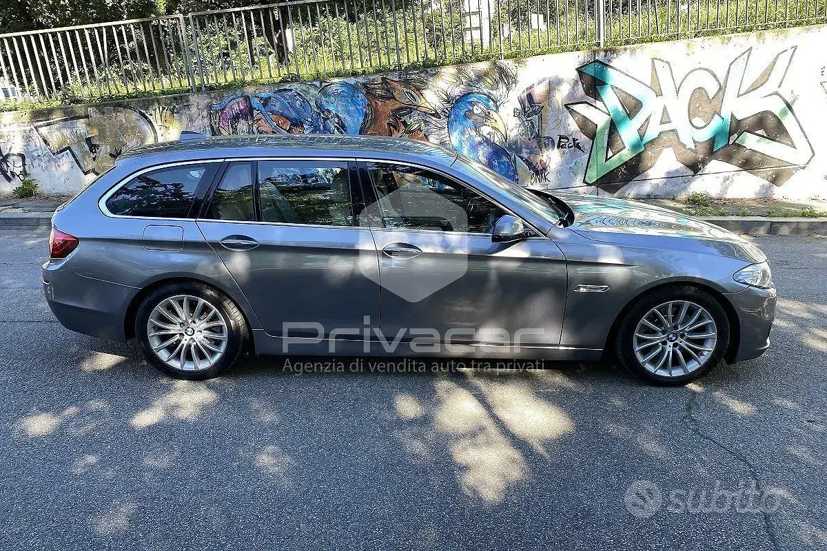 Usata BMW 520 Luxury Line 190 CV (139 kW) 2017 Grigio Station wagon