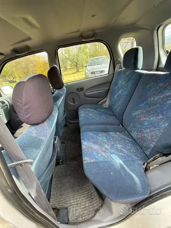 Usata Daihatsu Terios 83 CV (61 kW) 2000 Grigio SUV