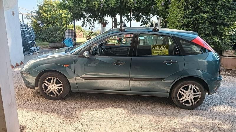 Usata Ford Focus 116 CV (85 kW) 2002 Verde Berlina