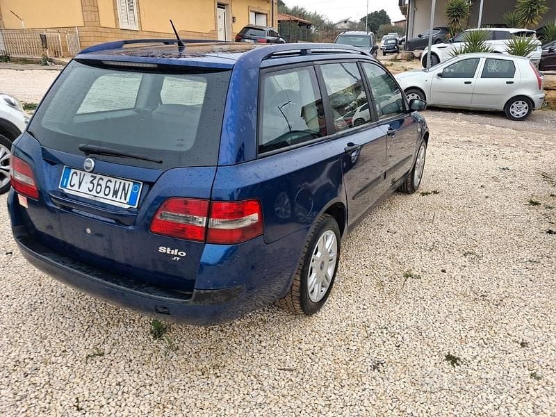Usata Fiat Stilo Dynamic 116 CV (85 kW) 2005 Blu Station wagon