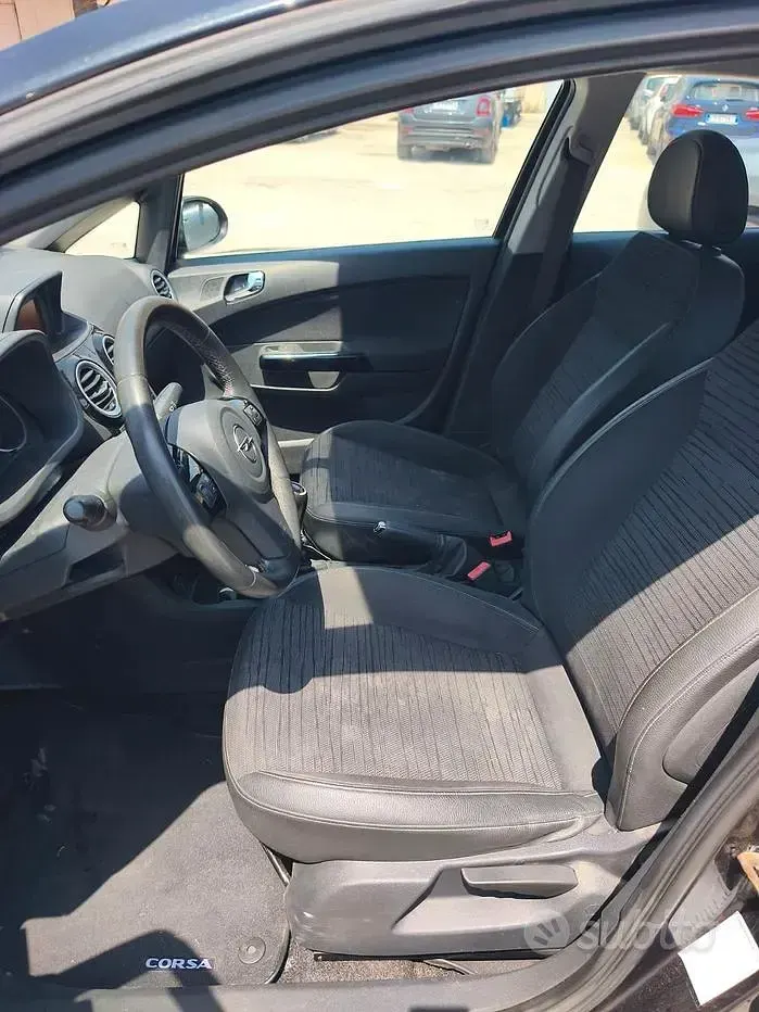 Usata Opel Corsa 95 CV (69 kW) 2014 Nero Utilitaria