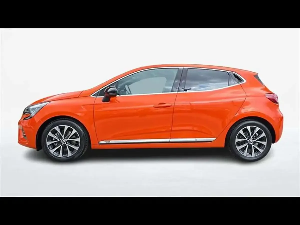 Usata Renault Clio V Techno 91 CV (66 kW) 2023 Arancio Berlina