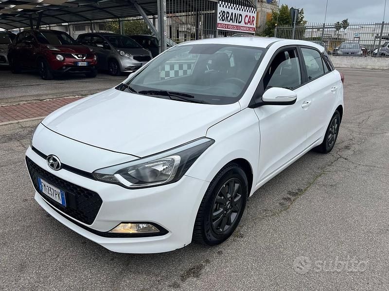 Usata Hyundai i20 Style 75 CV (55 kW) 2017 Bianco Berlina