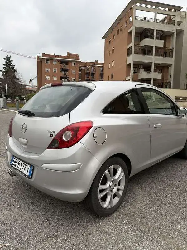 Usata Opel Corsa Sport 90 CV (66 kW) 2008 Utilitaria