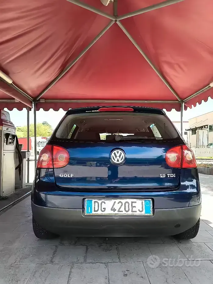 Usata VW Golf V 105 CV (77 kW) 2007 Blu Berlina