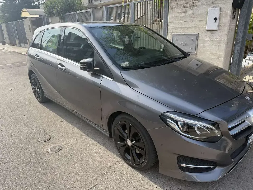 Usata Mercedes B220 Premium 177 CV (130 kW) 2016 Utilitaria