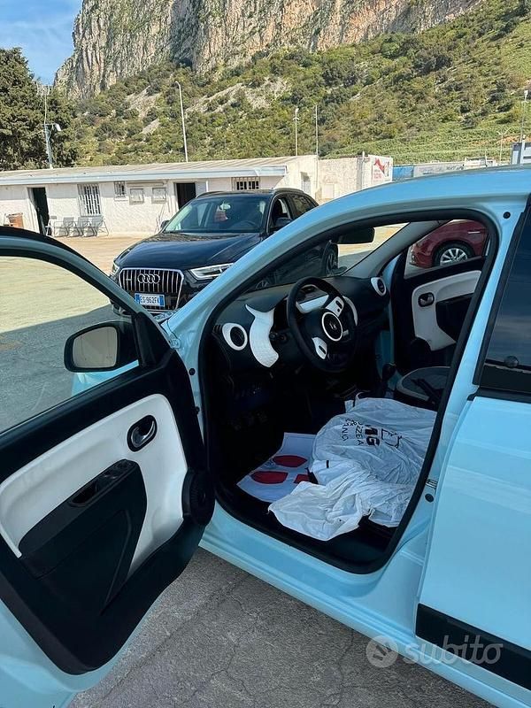 Usata Renault Twingo 65 CV (47 kW) 2023 Blu Utilitaria