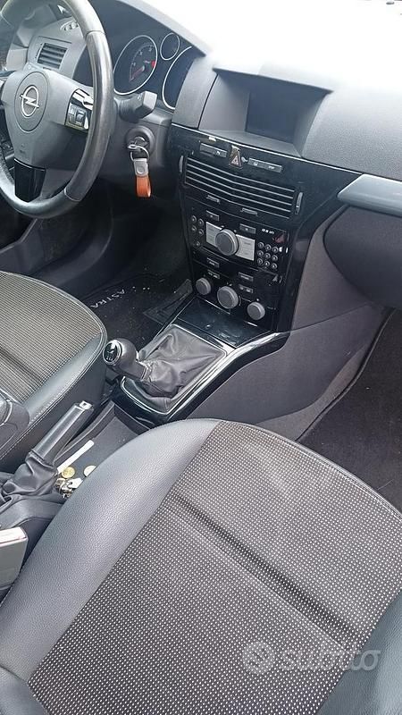Usata Opel Astra 110 CV (80 kW) 2009 Station wagon