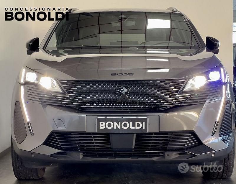 Usata Peugeot 5008 GT 131 CV (96 kW) 2022 Grigio SUV