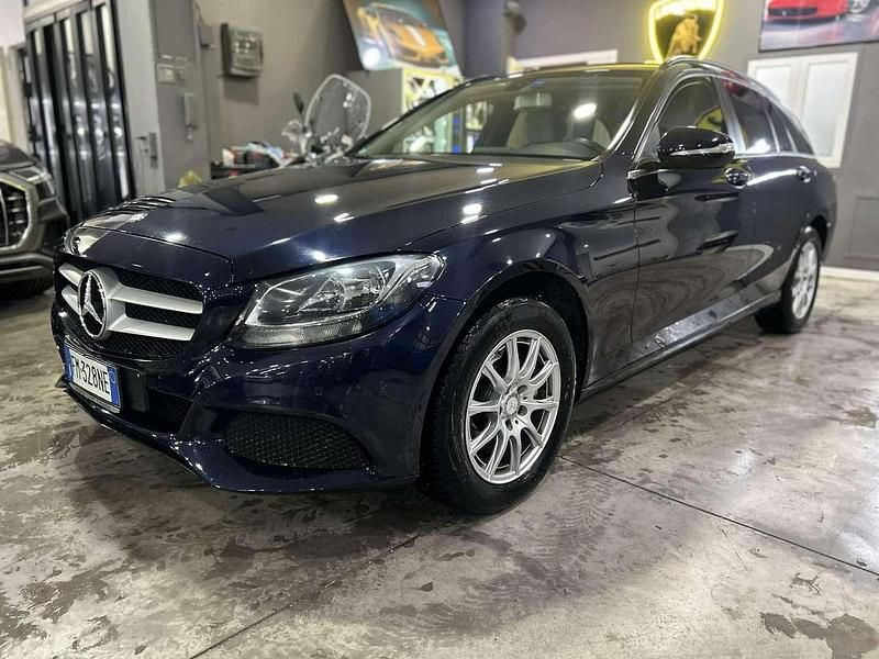 Usata Mercedes C220 170 CV (125 kW) 2015 Blu/azzurro Station wagon