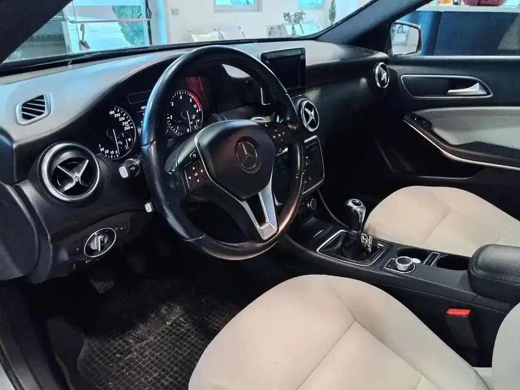 Usata Mercedes A180 Executive 109 CV (80 kW) 2015 Utilitaria