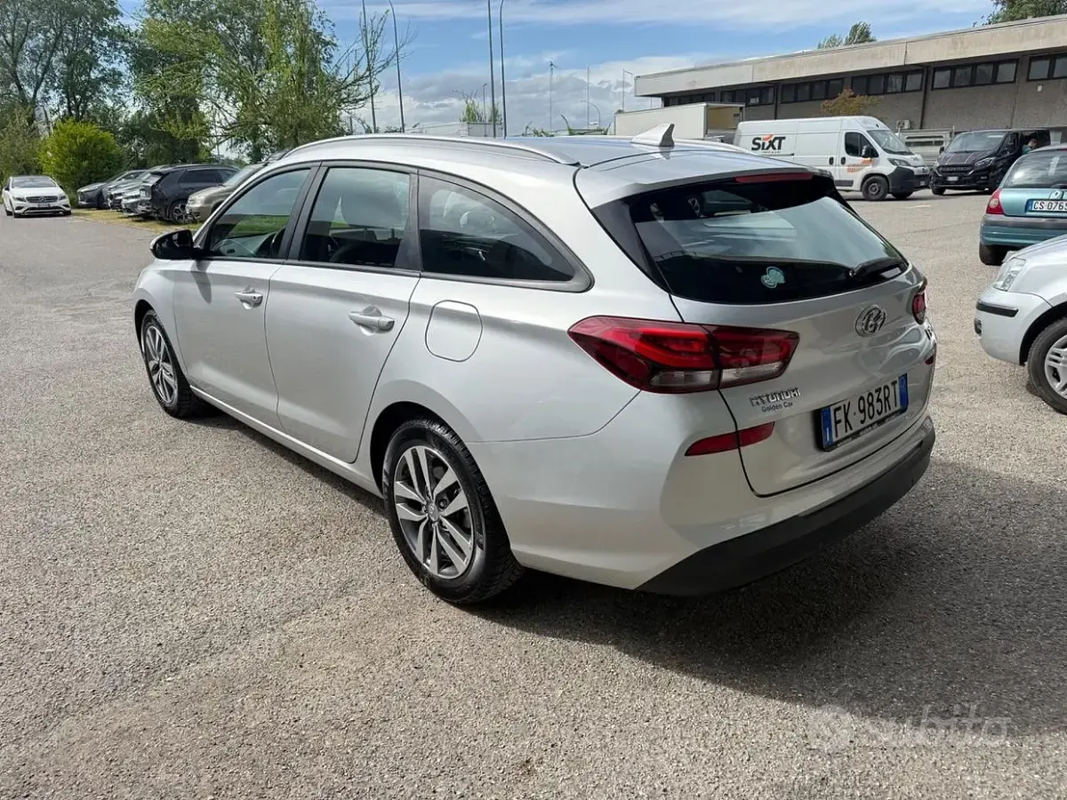 Usata Hyundai i30 Style 110 CV (80 kW) 2017 Grigio Station wagon