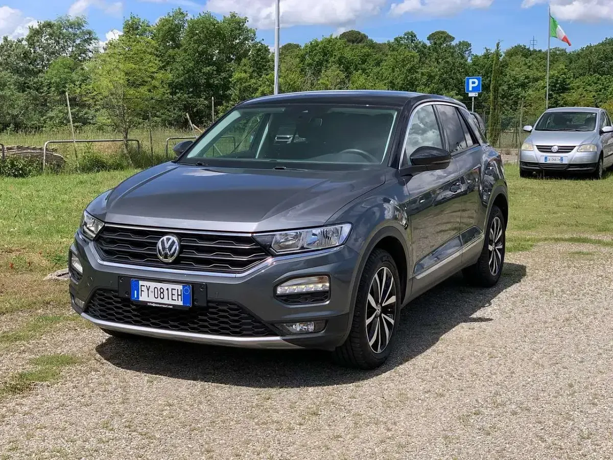 Usata VW T-Roc Style 116 CV (85 kW) 2019 Grigio SUV
