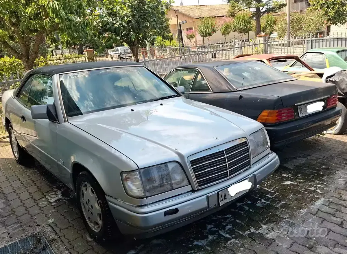 Usata Mercedes E300 220 CV (161 kW) 1994 Cabrio