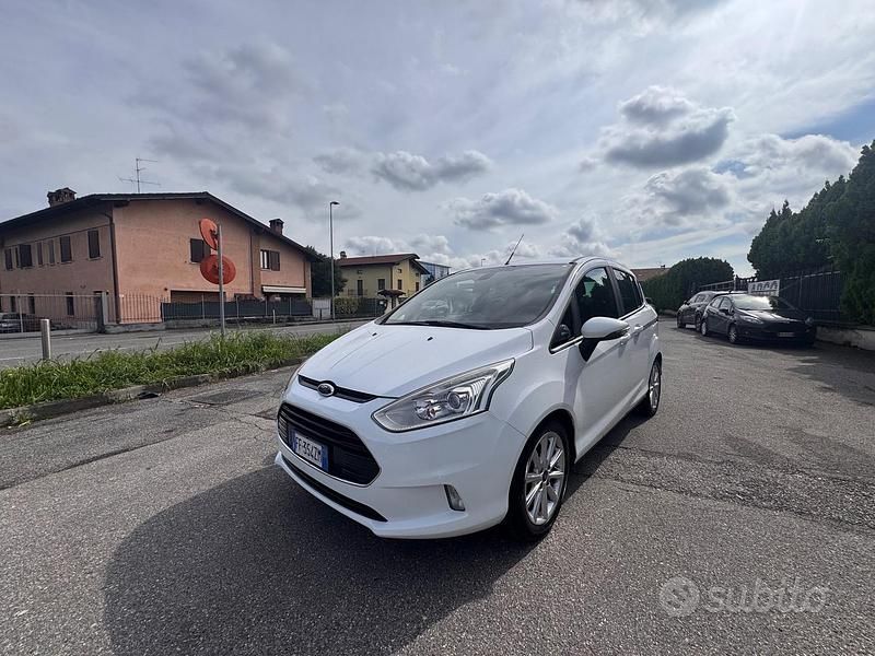 Usata Ford B-MAX Titanium 95 CV (69 kW) 2016 Bianco Monovolume