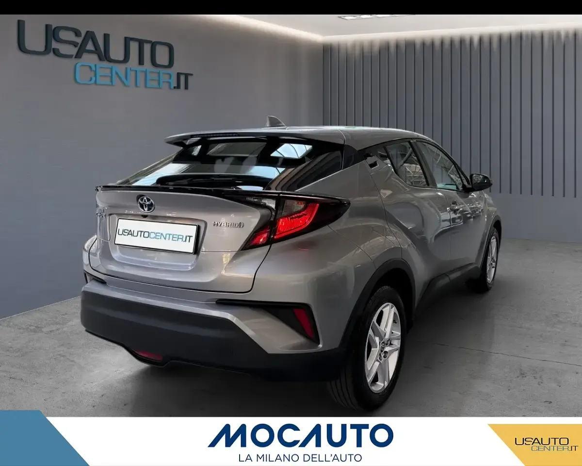 Usata Toyota C-HR Business Edition 122 CV (89 kW) 2020 Bianco SUV