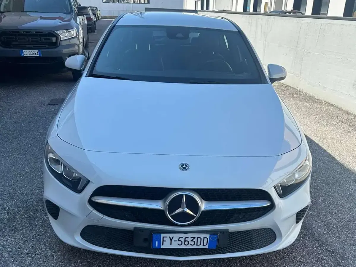Usata Mercedes A180 AMG 116 CV (85 kW) 2019 Bianco Berlina