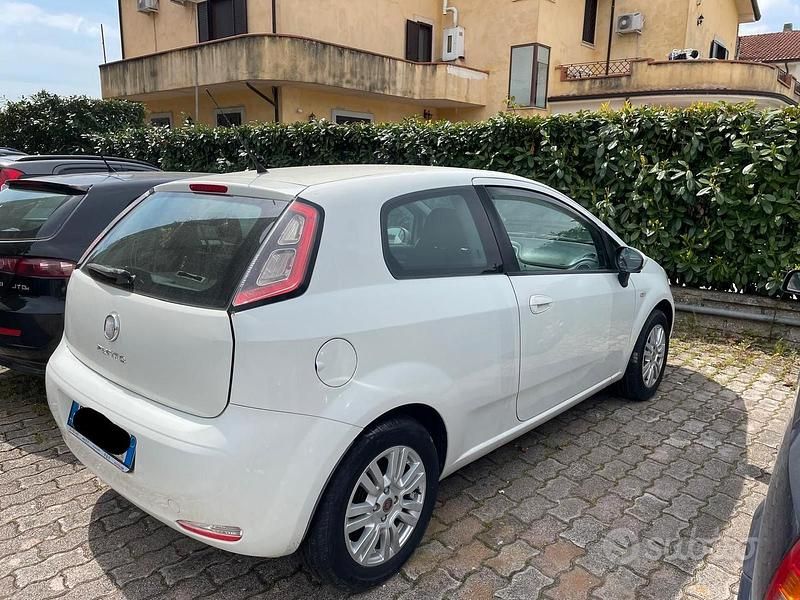 Usata Fiat Grande Punto 65 CV (47 kW) 2012 Utilitaria