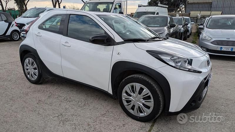 Usata Toyota Aygo X Active 72 CV (52 kW) 2025 Bianco SUV