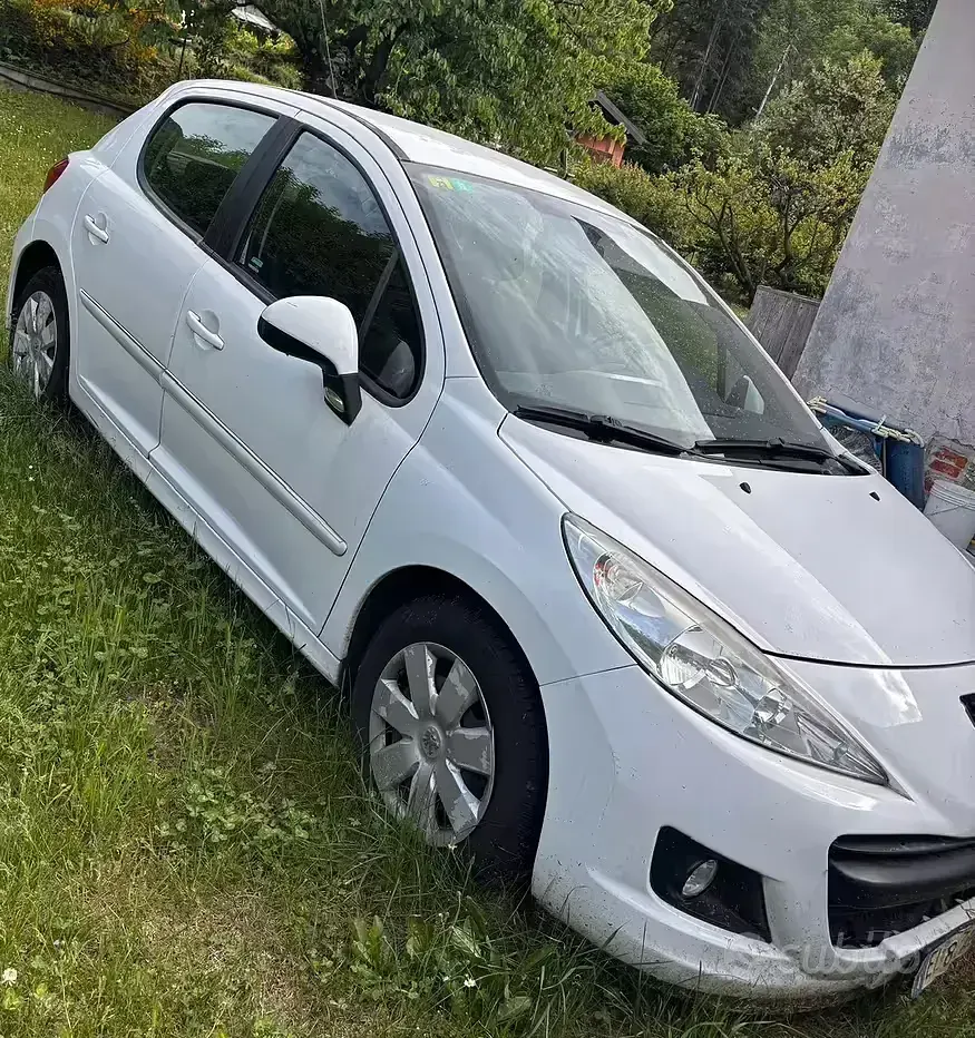 Usata Peugeot 207 73 CV (53 kW) 2012 Bianco Berlina